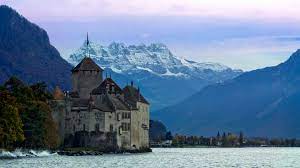 Your travel companion for the whole trip: The Most Beautiful Castles In Switzerland