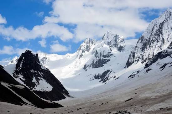 Sonamarg meadow scenic mountain view Kashmir