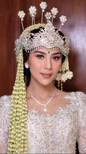 Resmi Jadi Suami Istri, Intip Deretan Fakta Pernikahan Adinda Thomas dan  Raka Akmal