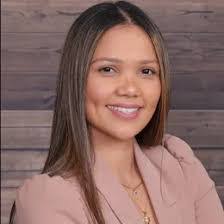 Stacy Trout's Instagram, Twitter & Facebook