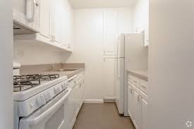 Post daily, weekly, monthly or yearly rentals and rooms and tenants will contact you directly. Upper East Side Studio Apartments Under 2 000 New York Ny Apartments Com