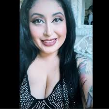 Victoria Justice & Leon Thomas reunited at Coachella last night.