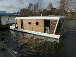 Wirklich Traumhafte Hausboote Ferienhaus Hotel Design Traumhauser Zenideen Hausboot Hausboot Wohnen Haus