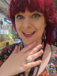 Getting there with my Toon themed pandora bracelet 🤍🖤 Couldn't have the  club crest due to copyright so I had to design something else. The sir  Bobby one was the first one