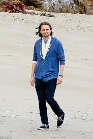 His father was part of the band the tornadoes, which was the first band from the united kingdom to get a no. Matt Bellamy Cuts A Lonesome Figure On Malibu Beach Daily Mail Online