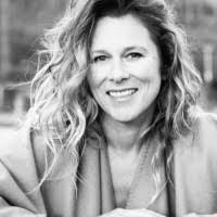 Vickie Stuart's Instagram, Twitter & Facebook