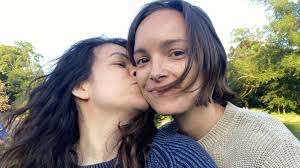 How did Jodi Balfour and Abbi Jacobson fall in love? -