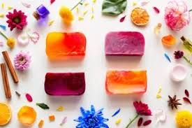 Gerade bei der gestaltung können kinder ihrer fantasie und kreativität freien lauf lassen. Seife Mit Kindern Selber Machen Anleitung Zur Seifenherstellung