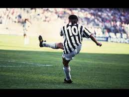 One of the most technically gifted, and creative players to have graced an italian. Roberto Baggio Dribble Skills Juventus 1990 1995 Youtube