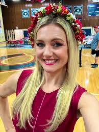 Hi from the St. Stanislaus Polish Festival, where Polish Pride of Michigan  has adorned me with a traditional wianek, worn by single Polish ladies  until they get married… 😳