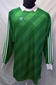 Born 1 april 1959) is a romanian retired footballer who played as a goalkeeper and the current president of fc steaua. Csa Steaua BucureÈ™ti Portero Camiseta De Futbol 1985 1987 Sponsored By No Sponsor