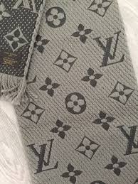 Inspired by house travel blankets, it features a jacquard lv pattern and louis vuitton signature. Original Louis Vuitton Schal Neu In 8045 Weinitzen Fur 300 00 Zum Verkauf Shpock At