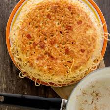 Frittata Di Spaghetti Eine Leckere Resteverwertung Fur Nudeln Rezept Frittata Lebensmittel Essen Spaghetti