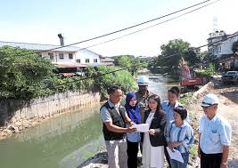 Kampung sungai kayu ara, 47400 petaling jaya, selangor, malaysia. Rock Demolition In River To Ease Flooding Woes The Star