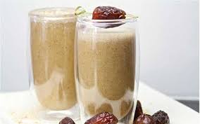 Untuk meracik susu kurma ikuti saja cara membuatnya berikut ini. 5 Manfaat Susu Kurma Yang Sayang Anda Lewatkan