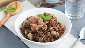 Petit Sale Aux Lentilles Recette Ptitchef Recette En 2020 Petit Sale Lentilles Plats Mijotes Recette De Plat