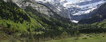 Nr 9 mest prisvärt av 2 316 ställen att bo på i gavarnie. Le Cirque De Gavarnie Site Grandiose Gavarnie Hautes Pyrenees Midi Pyrenees Grand Sud Insolite Et Secret