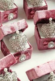 Personalized Wedding Gifts 33 Trendy Gift Ideas That We Admire In 2021 Personalized Wedding Gifts Wedding Gifts Wine Wedding Favors