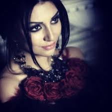 Lana Kinney's Instagram, Twitter & Facebook