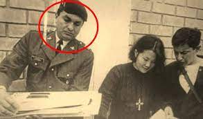 El fiscal peruano josé domingo pérez, que investiga a keiko fujimori y a su partido fuerza popular. Nuevo Ministro Del Interior Repartia Calendarios De Alberto Fujimori Junto A Keiko Wayka