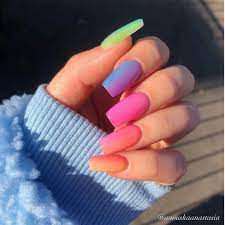 70 modelos para você investir em um tom mais delicado. Unha Colorida Tudo Sobre Essa Tendencia Divertida 31 Fotos Para Inspirar Blog Da Pajaris Biquinis Moda Viagens E Vida Solar
