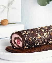 Buche De Noel Framboise Chocolat Christmas Chocolate Desserts Desserts Christmas Chocolate