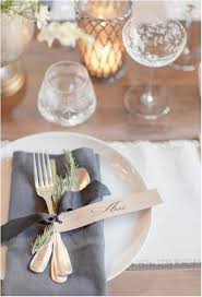 How To Set A Beautiful Table Rosy Glasses Napkin Silverware Tied With Ribbon Configuracion Mesa De Boda Mesas De Boda Ideas De Mesa De Boda