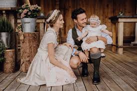 Lederhosen als tracht können in unterschiedlichen varianten getragen werden. Hochzeit In Tracht Ratgeber Rohn Moden
