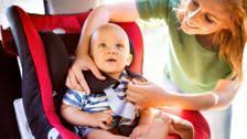 Aber wie ist es mit einer sechs jährigen in einem kindersitz? Ab Wann Durfen Kinder Im Auto Vorne Sitzen