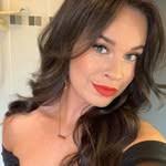 Eva Morris's Instagram, Twitter & Facebook