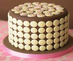 White Button Cake Cake Decorating Magazine Chocolate Button Cake Cake Recipes