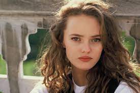 Emission tous à la une diffusée sur tf1 en novembre 1990 Vanessa Paradis 1990 Vanessa Paradis Vanessa Curly Hair Styles