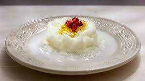 Osmanlı mutfağının en leziz tatlılarından ve ramazan ayında sofralardan eksik olmayan güllaç nasıl yapılır? Balli Gullac Nasil Yapilir Evde Balli Gullac Yapimi Icin Kolay Tarifi