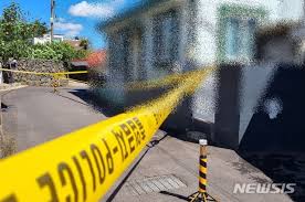 제주동부경찰서는 살인 혐의로 a(48)씨와 b(46)씨를. ì•™ì‹¬ í'ˆì€ ì–´ë¨¸ë‹ˆ ì˜› ë™ê±°ë‚¨ì´ ì œì£¼ ì¤'í•™ìƒ ì‚´í•´í–ˆë‹¤ ê³µê°ì–¸ë¡  ë‰´ì‹œìŠ¤í†µì‹ ì‚¬