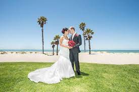 Does The Backdrop Get Any Better Than This Destination Wedding In California At Embassy Suites Mandalay Beach Resort Beachfront Weddings Beach Resorts Photo