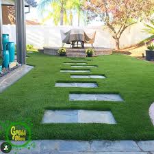 Beberapa jenis tanaman semak dan bunga juga bisa diterapkan pada kondisi ini sehingga taman. Karpet Rumput Sintetis Swiss 30mm 100 X 100cm Taman Minimalis Shopee Indonesia