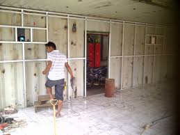 Dengan sedikit sentuhan kreatifitas, triplek yang awalnya biasanya saja dapat berusaha menjadi lebih berestetika dengan menambahkan sedikit desain. Pilih Mana Sekat Dinding Rumah Anda Antara Kalsiboard Grc Atau Papan Triplek
