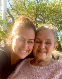 I hope that we die holding hands 🤍