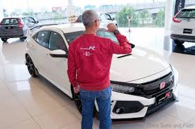 The civic type r combats weight with an aluminum hood, lowering overall weight to help free up precious performance. First New Civic Type R Gets Delivered