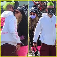 Maybe you would like to learn more about one of these? Avril Lavigne New Boyfriend Mod Sun Share A Kiss While Out On Valentine S Day Avril Lavigne Mod Sun Just Jared