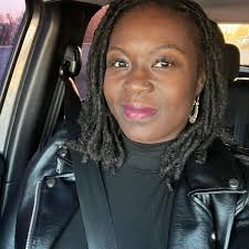 Wool yarn causing eye swelling and hand itching