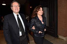 Dal 2001 monica guerritore è al fianco di roberto zaccaria, presidente del consiglio italiano per i rifugiati ed ex presidente rai, sposato il 16 agosto 2010. Roberto Zaccaria E Monica Guerritore Dago Fotogallery