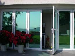 Jenis kaca riben banyak dicari khususnya untuk pembuatan dinding kaca gedung dan sekat kamar mandi, begitu juga kaca riben untuk jendela dan curtain wall. Tips Memilih Kaca Untuk Jendela Rumah Dan Berbagai Jenisnya