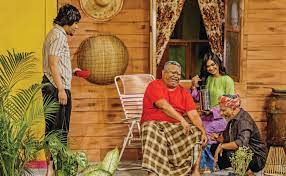 Sepahtu reunion live kembali lagi kali ini dengan persembahan mantap tidak kering gusi dalam episod 2 yang bertajuk misteri volkswagen merah yang pastinya membuatkan penonton sentiasa tidak kering gusi dengan telatah lawak kelakar mereka. Sepahtu Reunion 2016 Full Episode