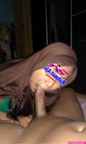 nyepong hijab - Free Hentai Pic