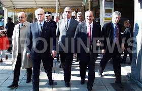 Την 27/621/, περί ώρα 12:30 παρουσία της συζύγου του, είχε μεγάλη αιμορραγική κένωση. J8b7t01iezwbhm