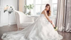 Sieh dir an, was angelina maria hoetz (angelinamariaho) auf pinterest, der weltweit größten sammlung von ideen, entdeckt hat. Braut Atelier Angelina Brautmode Fur Die Magischen Momente