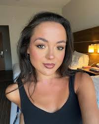 Emily Colangelo's Instagram, Twitter & Facebook