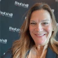 Monica Pallares's Instagram, Twitter & Facebook