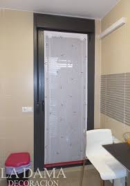 Están hechas principalmente de telas de colores llamativos y algunos oscuros. Cortinas Para Puertas Cual Elegir La Dama Decoracion